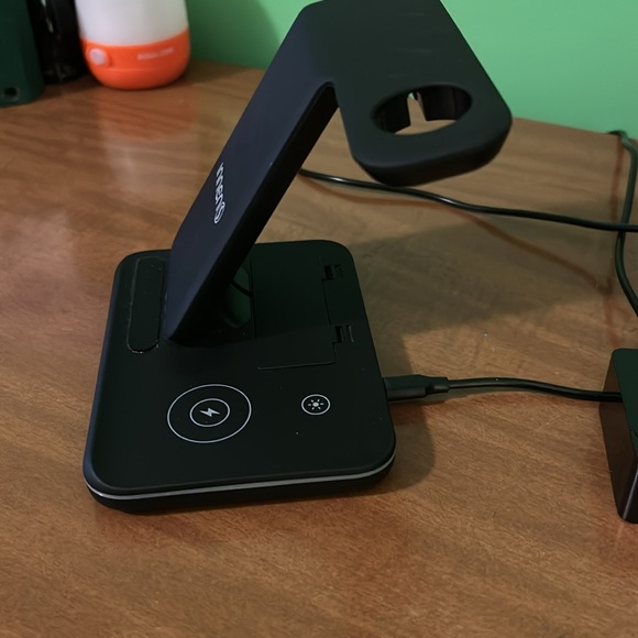 3 Way Charger - Picture 2 of 2